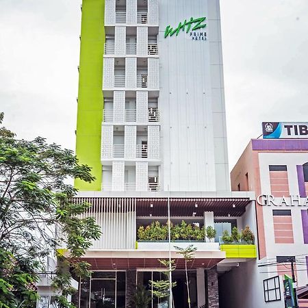 Whiz Prime Hotel Sudirman Makassar Extérieur photo