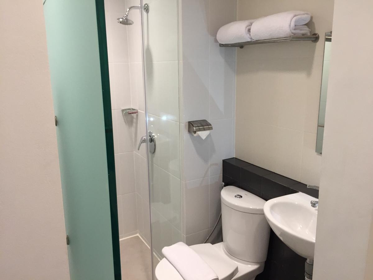 Whiz Prime Hotel Sudirman Makassar Extérieur photo