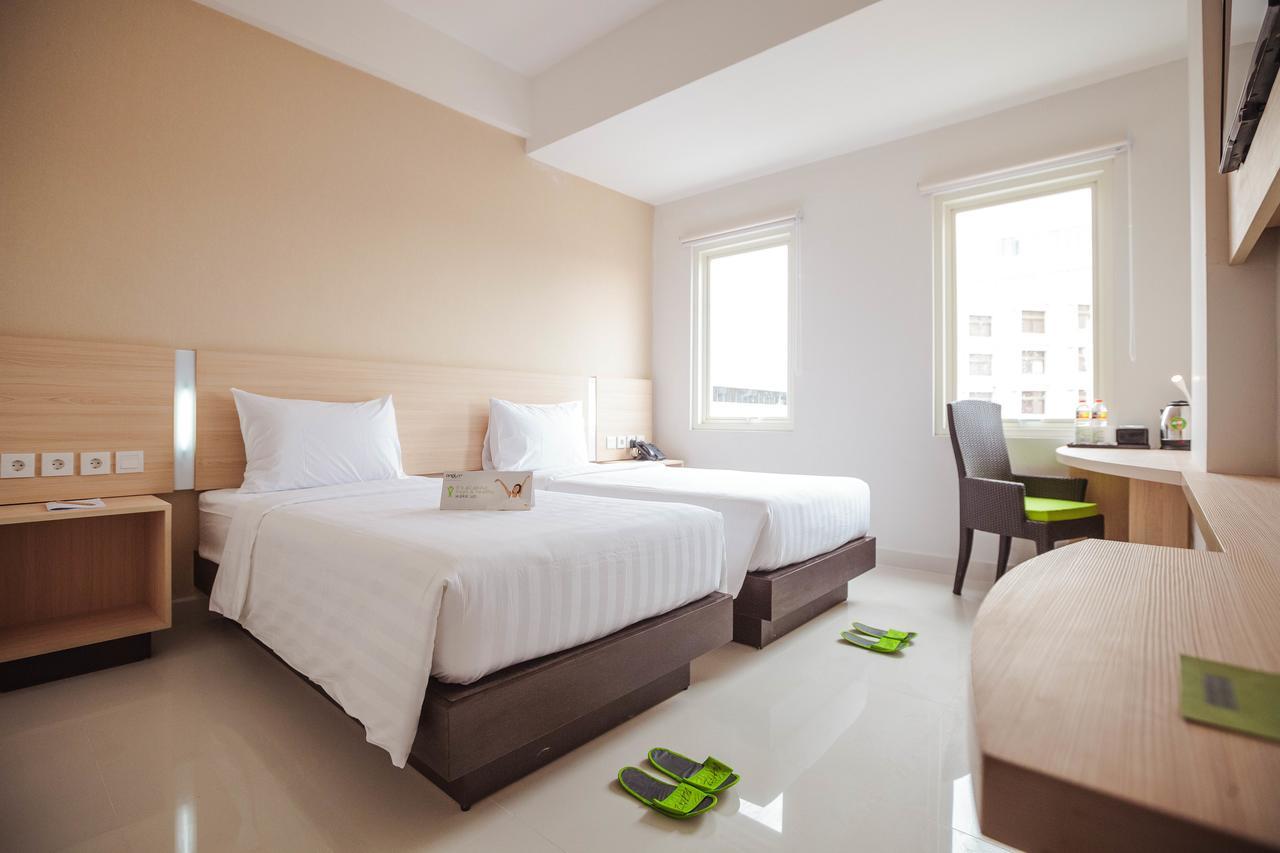 Whiz Prime Hotel Sudirman Makassar Extérieur photo