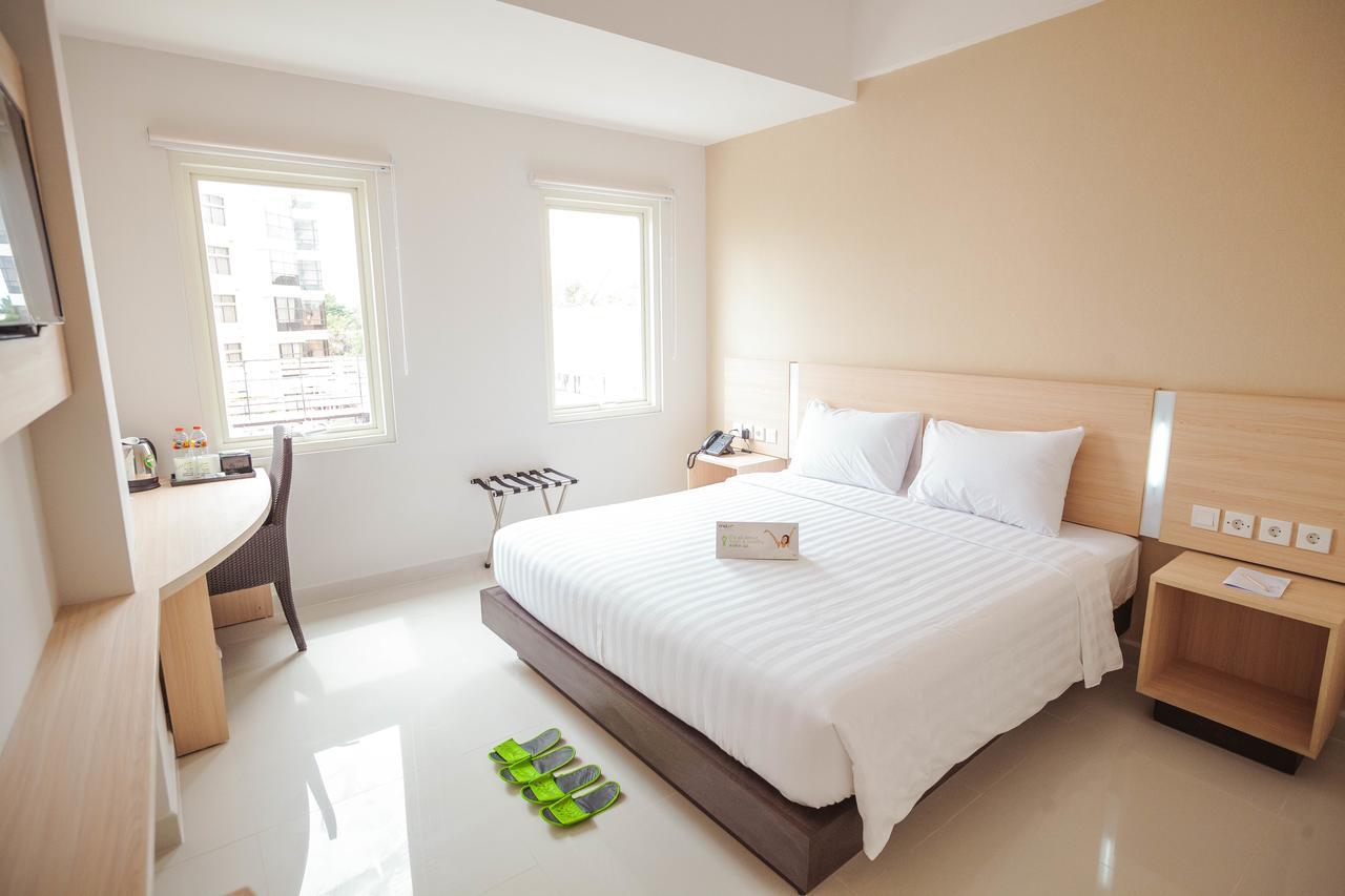 Whiz Prime Hotel Sudirman Makassar Extérieur photo