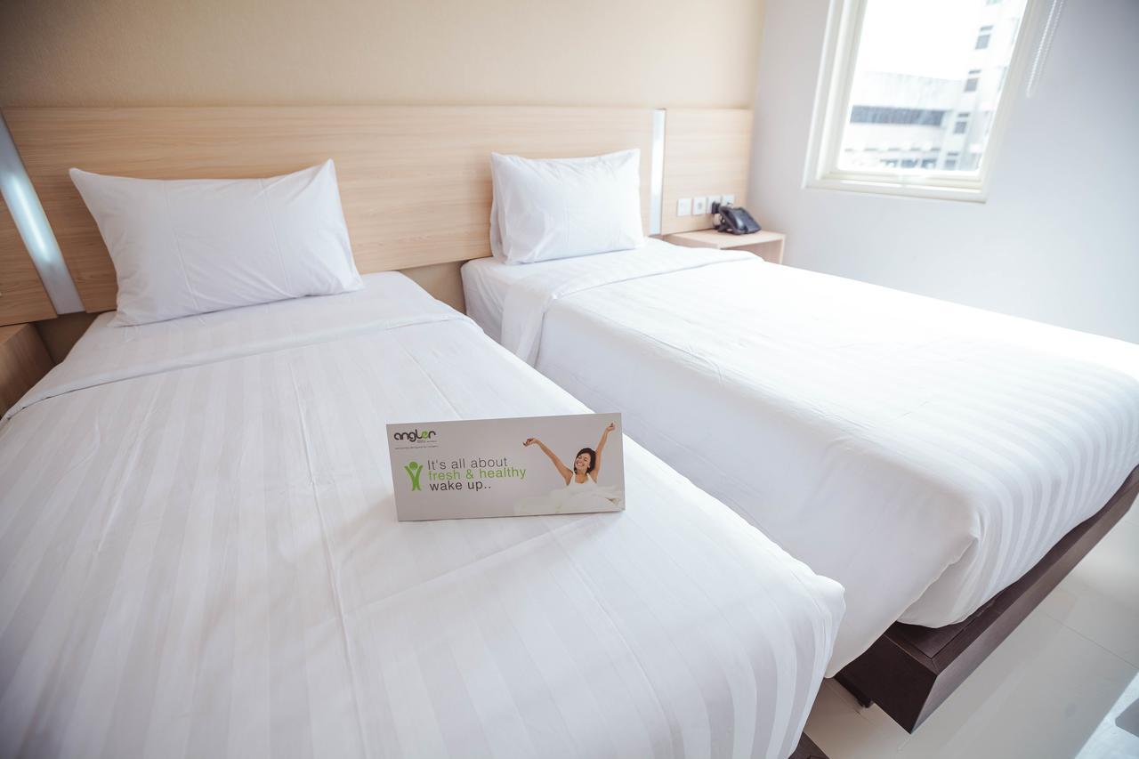 Whiz Prime Hotel Sudirman Makassar Extérieur photo