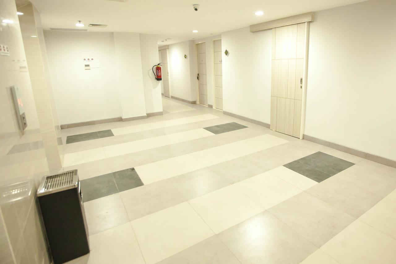 Whiz Prime Hotel Sudirman Makassar Extérieur photo